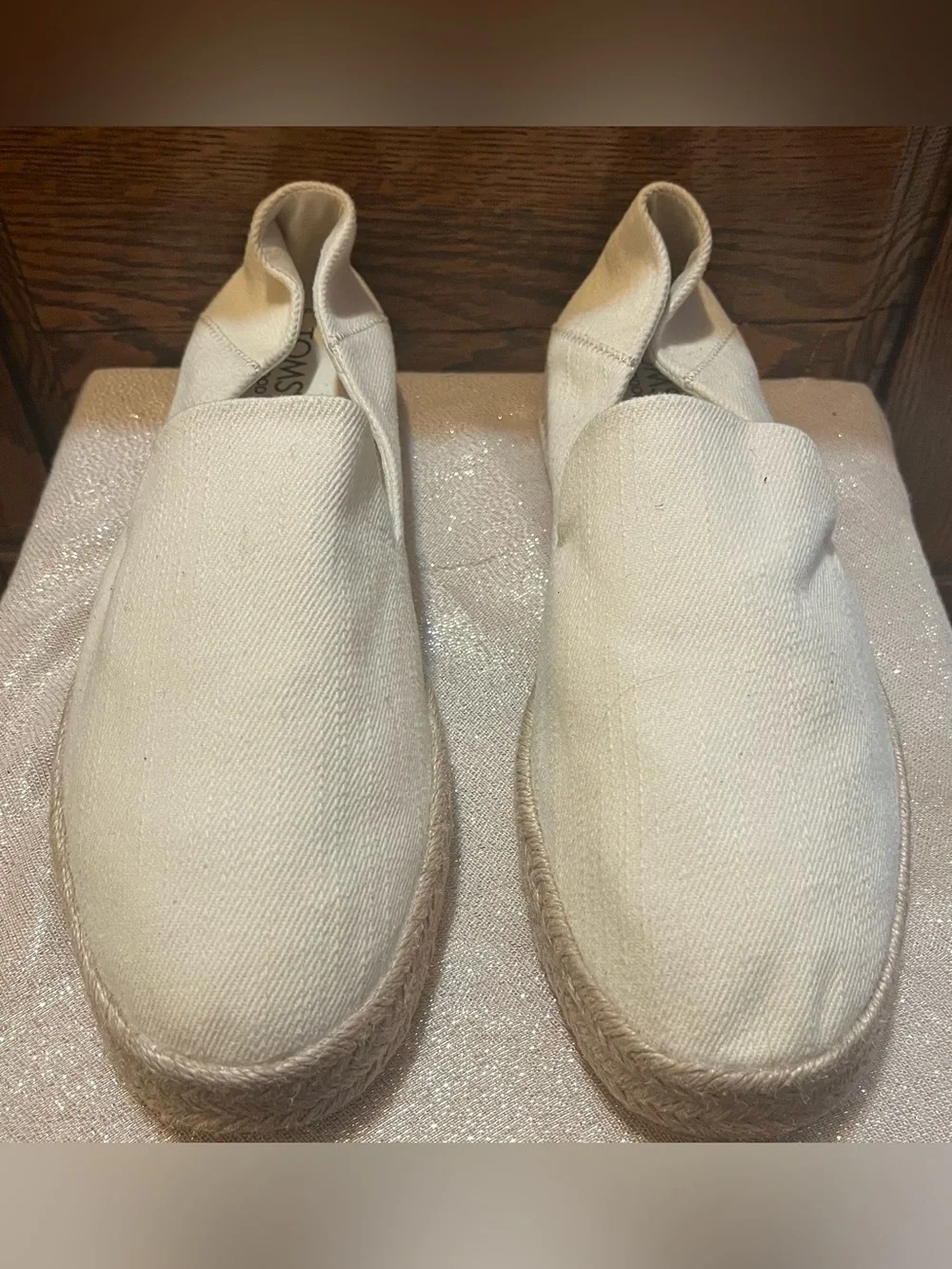 TOMS Carolina Espadrille Slip Ons Off White Twill Cotton Canvas NWOT’s Size 11